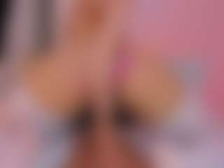 Live cam show with L U I S A H - Facial on Camsoda