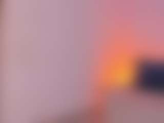 Live cam show with L U I S A H - Skinny on crypto-cams