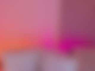 Live cam show with L U I S A H - Living Room on Camsoda