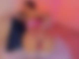 Live cam show with L U I S A H - Skinny on Big Tits