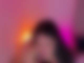 Live cam show with L U I S A H - Small Tits on SquirtSoMuch