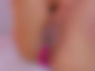 Live cam show with L U I S A H - Flashing on Camsoda