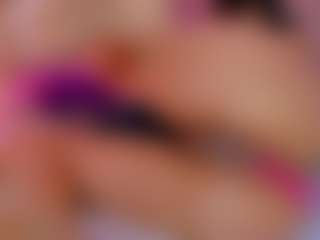 Live cam show with L U I S A H - Small Tits on CamClone