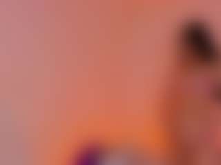 Live cam show with L U I S A H - Petite on https://playwithruby.com