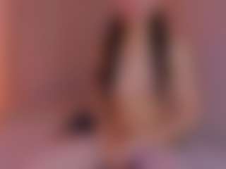 Live cam show with L U I S A H - Living Room on Camsoda.co