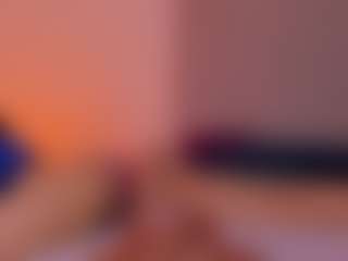 Live cam show with L U I S A H - Small Ass on Uber Horny