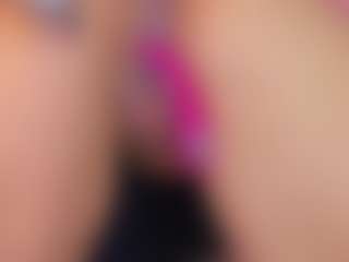 L U I S A H's Live Sex Cam Show