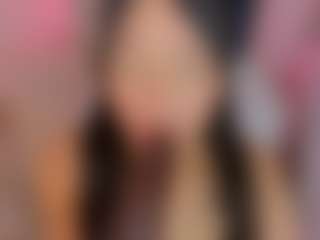 Live cam show with L U I S A H - Petite on friskycurves.com