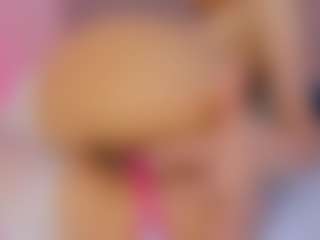 Show live cam dengan L U I S A H - Living Room di Camsoda