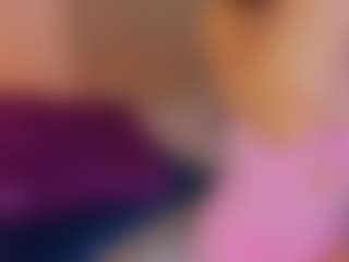 Live cam show with L U I S A H - Thong on CamSextacy