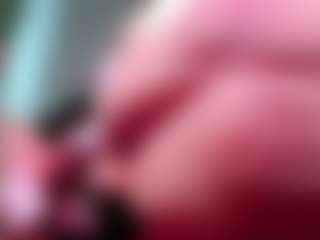 Live cam show with MyPhoenix - Strip MILF on liverealitysex.com