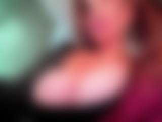 Live cam show with MyPhoenix - Tease MILF on Camsoda