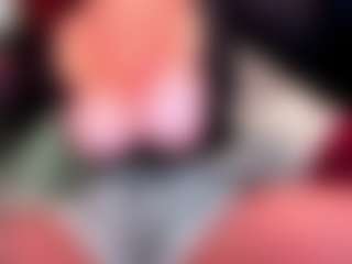 MyPhoenix MILF webcam performer live streaming