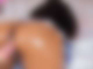 Ashleyy-23 MILF webcam performer live streaming