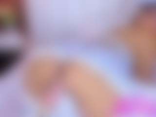 Live cam show with Ashleyy-23 - HD on Camsoda
