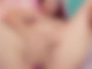 Live cam show with TinnaFlirt1 - Bedroom Red Hair on Camsoda.co
