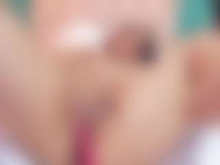 Live cam show with TinnaFlirt1 - Tease Red Hair on sexylivex.com