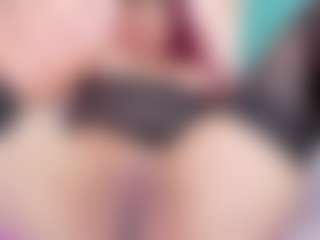 Live cam show with TinnaFlirt1 - Red Hair on madthumbs