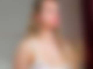 Live cam show with Er1ka - Young Adult on live18s.com