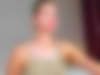 Live cam show with Er1ka - Cute on AdultVida.com