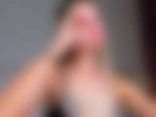 Live cam show with Er1ka - Cute on Hubzter Live