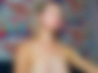 Live cam show with Er1ka - Cute on madthumbs