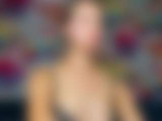 Spettacolo in cam dal vivo con Er1ka - Public su Camsoda