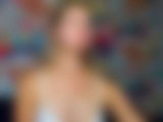 Live cam show with Er1ka - Athletic on xheatlive.com