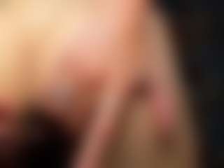 Live cam show with Er1ka - Small Ass on xheatlive.com