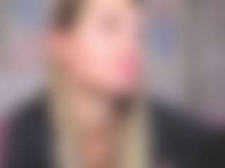 Live cam show with Er1ka - Brown Eyes Blonde Hair on CamSextacy