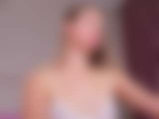 Live cam show with Er1ka - Solo on Camsoda
