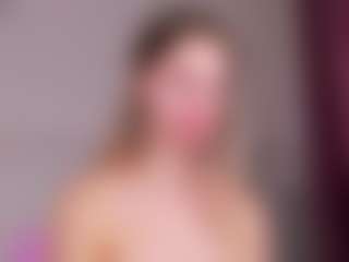 Live-camshow met Er1ka - Small Tits op Camsoda