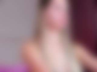 Live cam show with Er1ka - Blonde Hair on dropp.cam