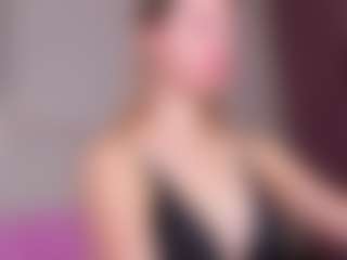 Live cam show with Er1ka - Athletic Public on mypornchat.com
