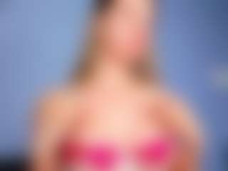 Live cam show with Er1ka - Cute on Camiplay Live