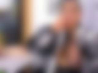 Live cam show with Melissa Cortes - Bedroom on https://playwithruby.com