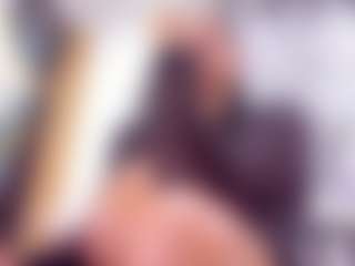 Live cam show with Melissa Cortes - Bedroom MILF on Soda Cam