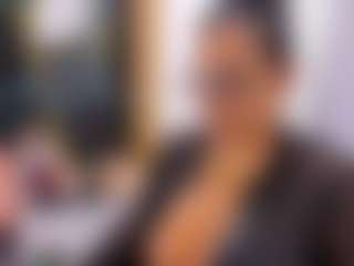 Melissa Cortes MILF webcam performer live streaming
