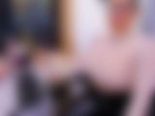 Melissa Cortes MILF webcam performer live streaming