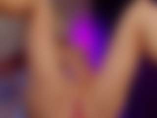 Live cam show with SonyaKreez - Blonde Hair on Camming Site
