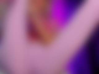 Live cam show with SonyaKreez - Strip on CamwithHer