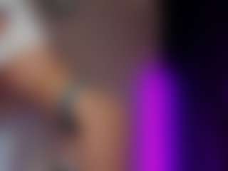 Live cam show with SonyaKreez - Blonde Hair on CamClone