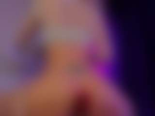 Live cam show with SonyaKreez - Foot Fetish on Milfs Live