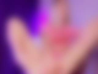 Live cam show with SonyaKreez - Green Eyes on CamwithHer