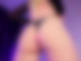 Live cam show with SonyaKreez - Green Eyes on Fling VIP Chat