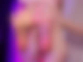 Live cam show with SonyaKreez - Wet on Camsoda