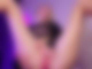 Live cam show with SonyaKreez - Toys on studioflirtlive.com