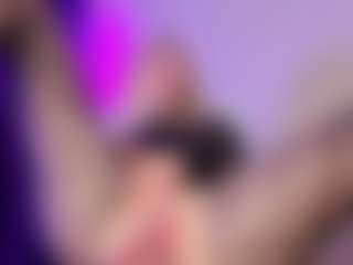 SonyaKreez's Live Sex Cam Show