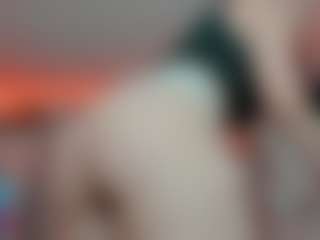 Live cam show with yellowranger1 - Fingers on Dolls Live