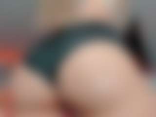 Live cam show with yellowranger1 - Athletic on AdultVida.com